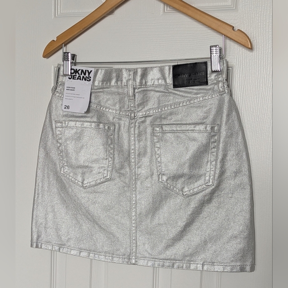 NWT DKNY Women's (Size 26) Silver Metallic-Foiled High-Rise Mini Skirt - Picture 9 of 16